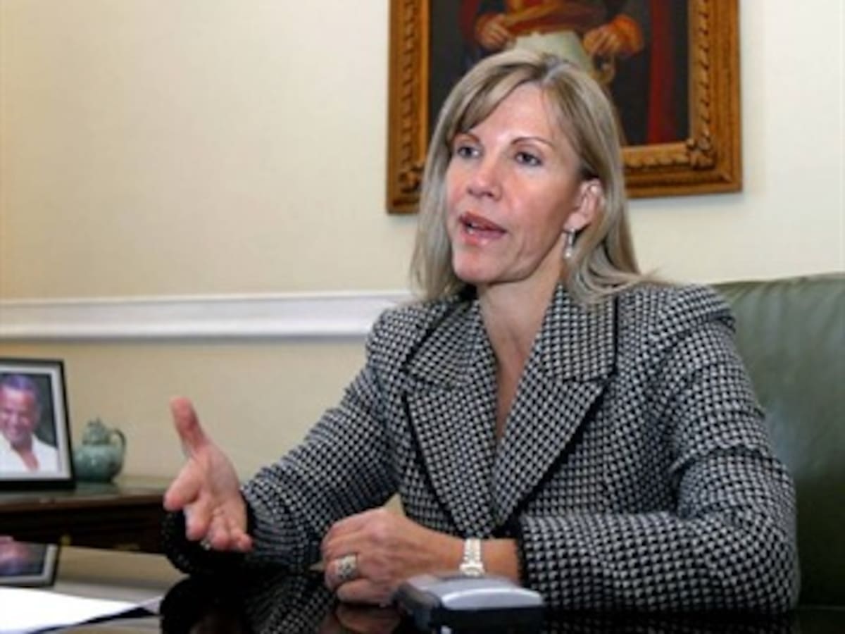 Dilian Francisca Toro habría comprado de forma "sistemática" bienes del narcotráfico