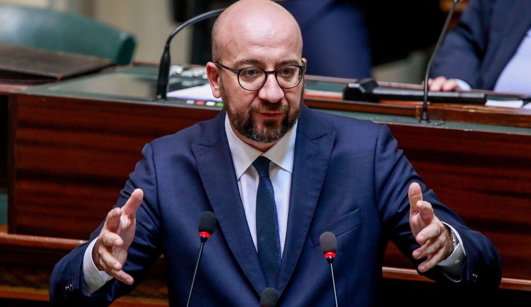 Michel anunció que presentará su dimisión al rey, después de una sesión en el Parlamento donde los diputados de varios partidos pidieron una moción de confianza y le dieron 48 horas para dar aclaraciones.