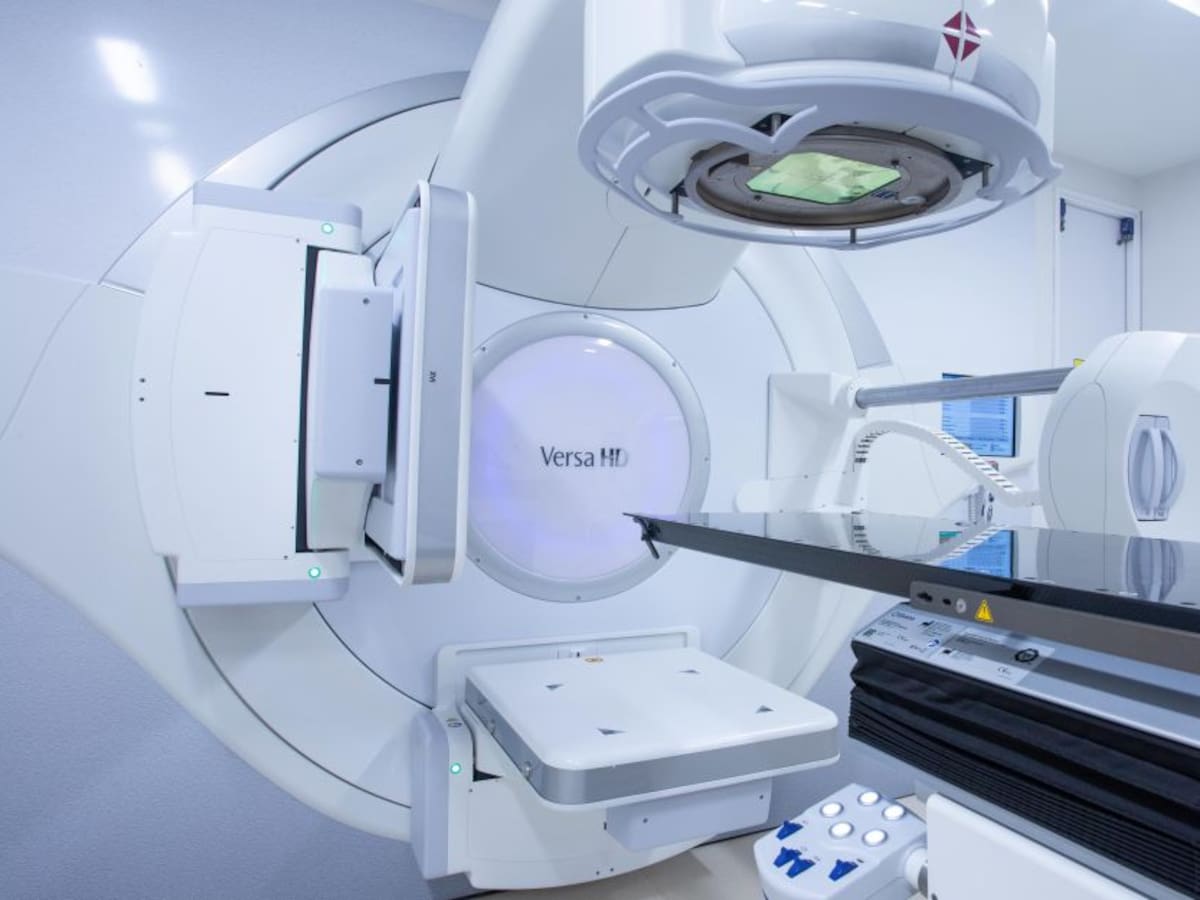 Realizan radiocirugía intracraneana sin marco estereotáxico en Cartagena