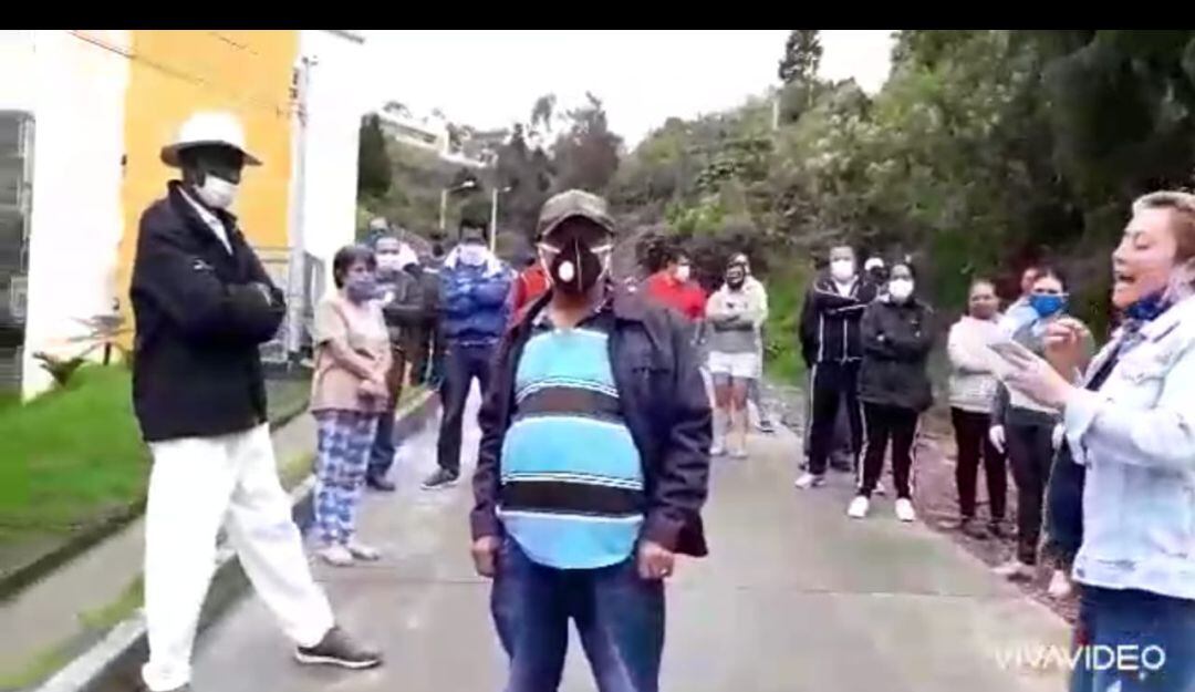 Habitantes del Conjunto Multifamiliar San Sebastián etapa 3