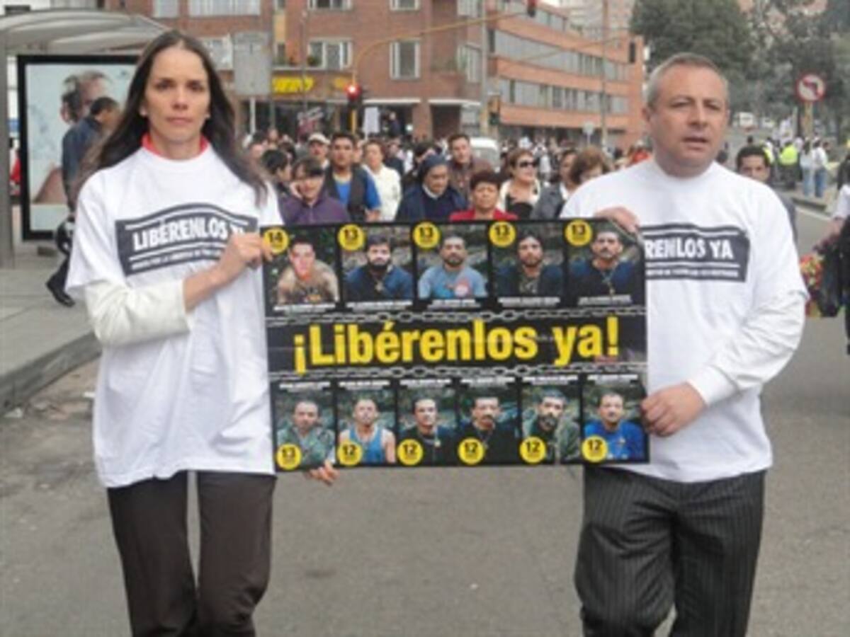 A finales de enero guerrilla dejaría libres a seis miembros de la fuerza pública: Carlos Lozano