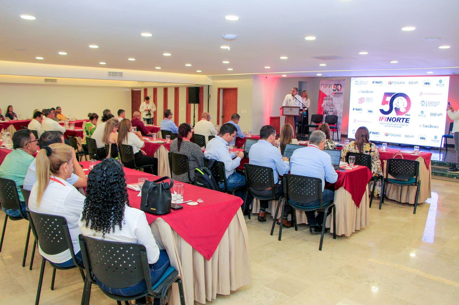 IFINORTE firmó convenio con el Fondo Nacional de Garantías. Foto: IFINORTE.