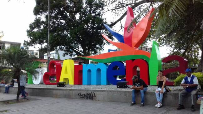 Letrero Yo Amo Armenia en el parque Sucre