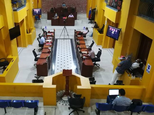 Aplazan debate del PAE por inasistencia de Secretaria de Educación