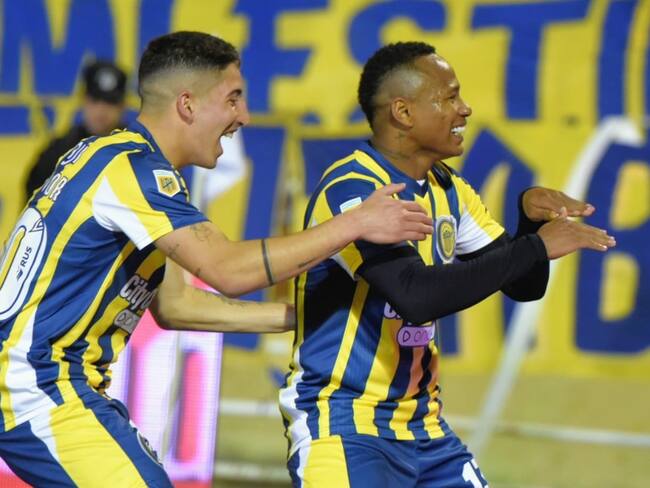 Jaminton Campaz celebra su gol marcado ante Huracán / Foto: @RosarioCentral