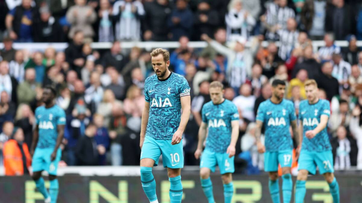 Dávinson y sus compañeros tendrán sentido detalle con afición del Tottenham tras goleada