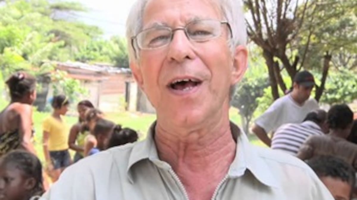 ¿Quién es el padre Cirilo, nuevo facilitador de paz con bandas criminales en Barranquilla?