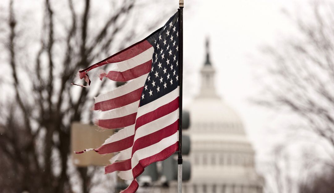 Hombre se suicida tras disparar cerca al Capitolio de Estados Unidos