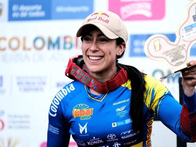 Mariana Pajón festeja el título de la competencia.