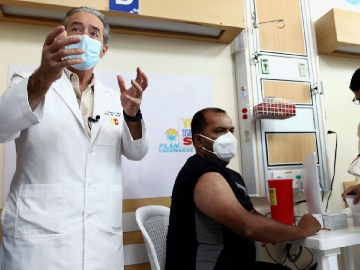 Presentan solicitud formal para destituir al ministro de Salud en Ecuador
