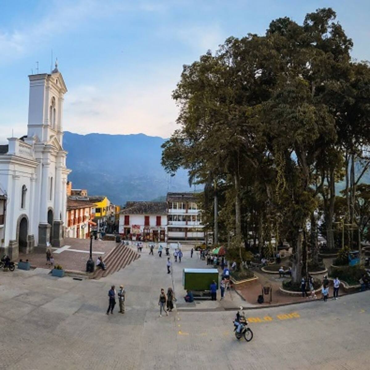 Una persona desaparecida y casas evacuadas deja el desbordamiento de cuatro ríos en Cocorná