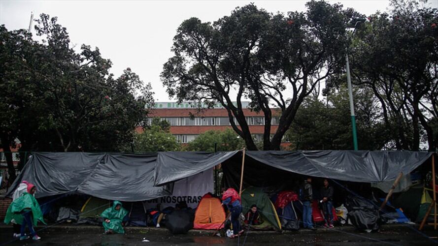 Madres Comunitarias protestan en el Icbf. Foto: Colprensa.