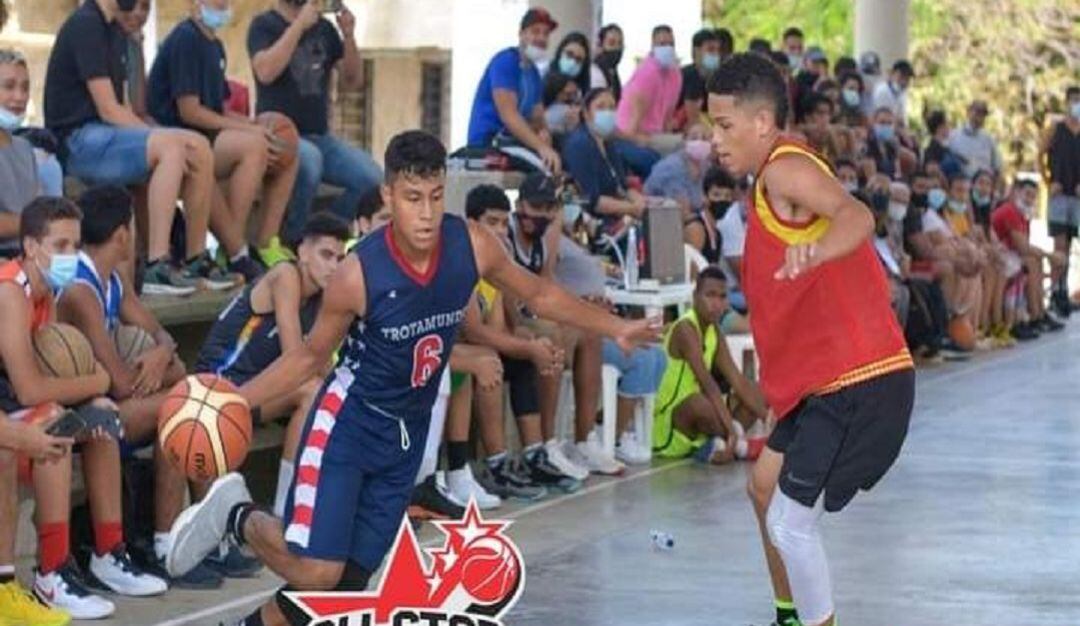 Torneo de Baloncesto en el Instituto Nacional de Comercio.