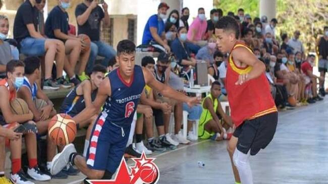 Torneo de Baloncesto en el Instituto Nacional de Comercio.
