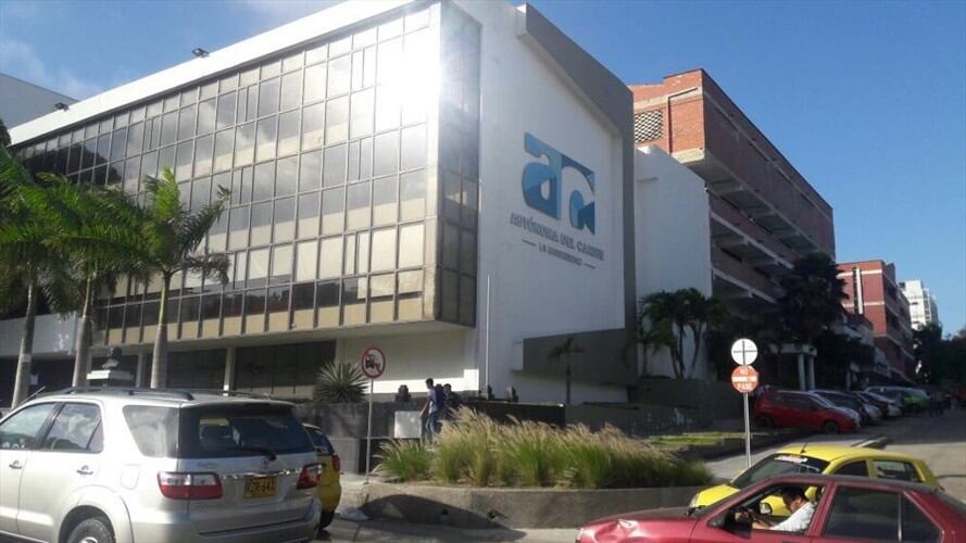 Ya son 30 los funcionarios de la Universidad Autónoma del Caribe que, hasta la fecha, se han retirado de la Universidad porque no les remuneraron su trabajo. Foto: W Radio
