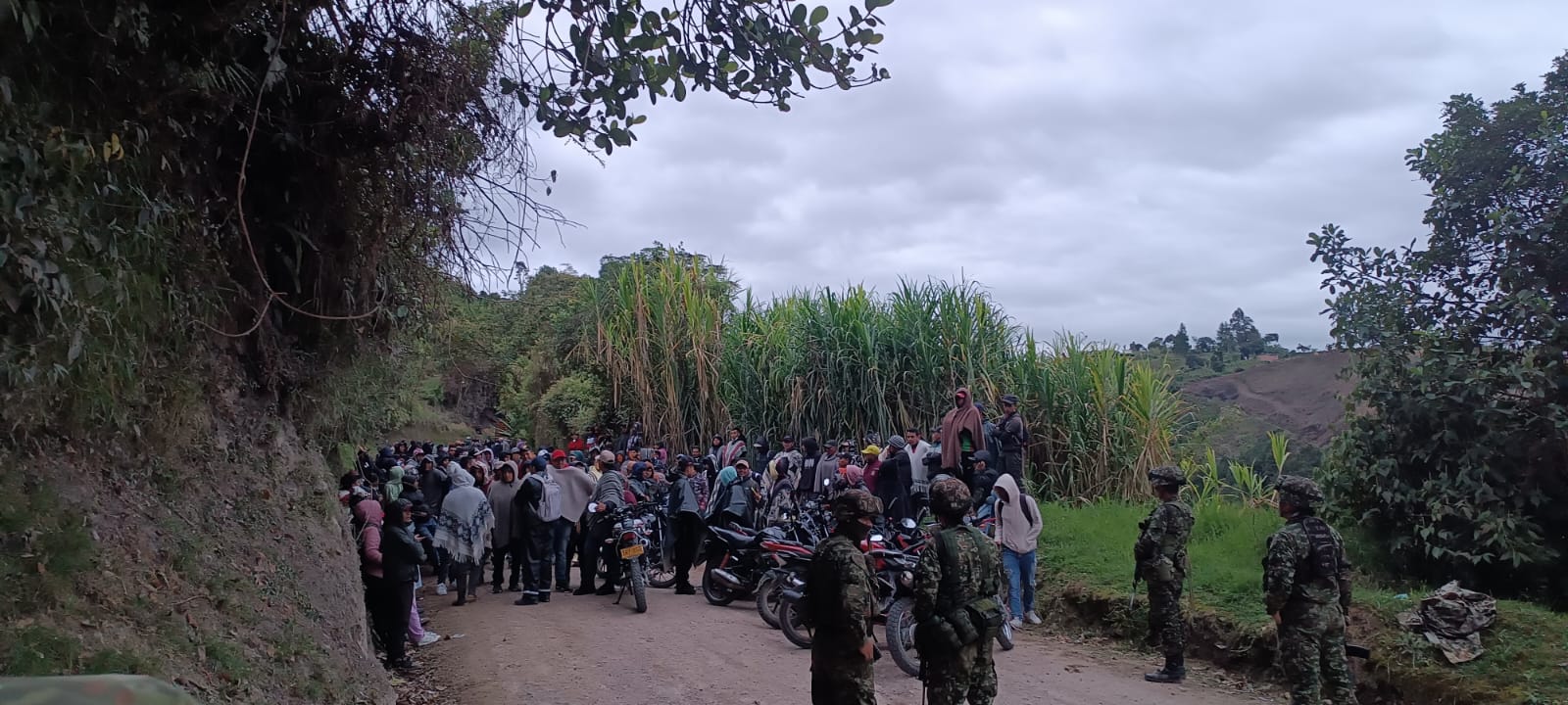 Aproximadamente 500 personas provenientes de varias veredas. Foto Novena Brigada.