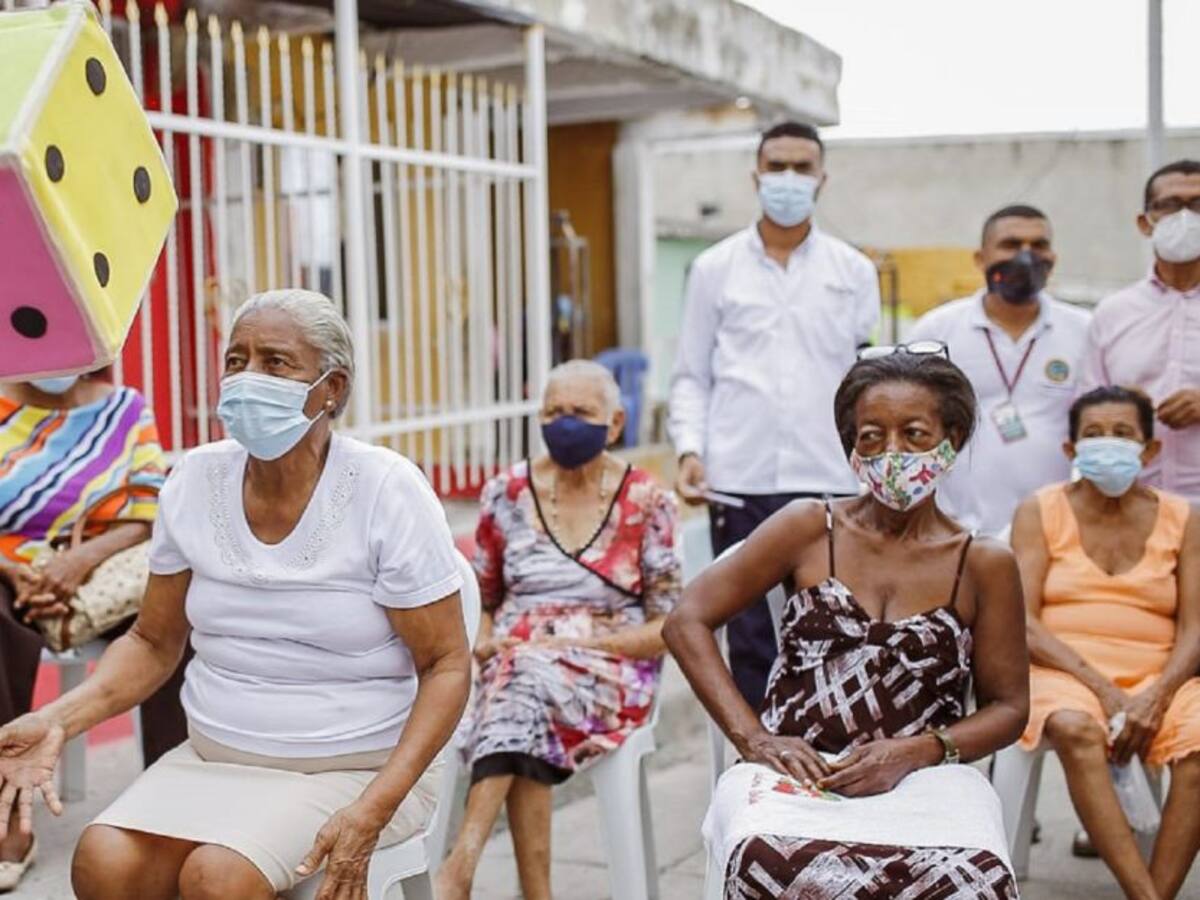 Continúa atención de adultos mayores en centros de vida de Cartagena