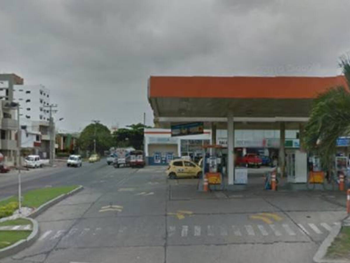 Consumidores se quejan porque estaciones no han bajado precio de la gasolina