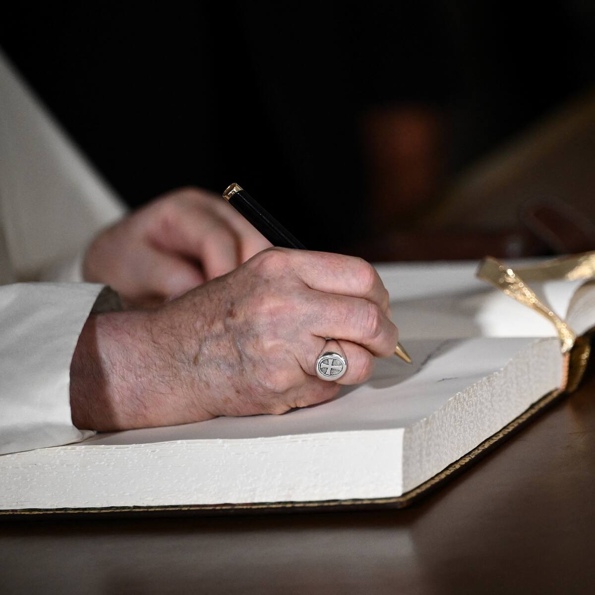 Papa Francisco en texto inédito: la muerte no es el fin de todo sino el comienzo de algo