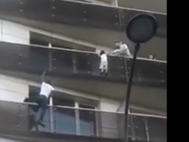 El "spiderman" de París