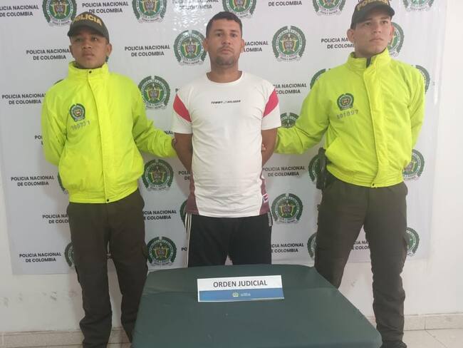 Mujer denuncia a su expareja por golpearla y la Policía lo captura