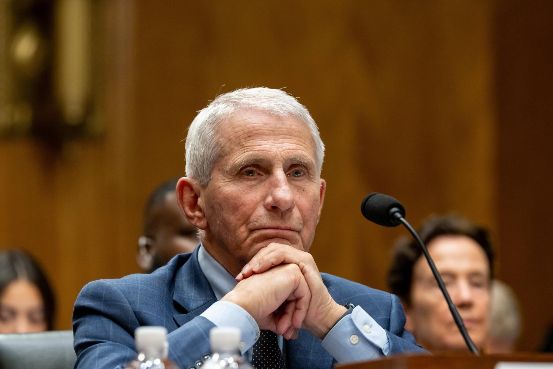 Anthony Fauci se niega en el Senado de EEUU a responder preguntas sobre los orígenes de la covid. EFE/EPA/MATTHEW KAMINSKY