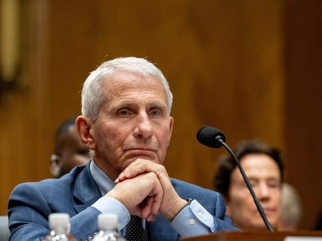 Anthony Fauci se niega en el Senado de EEUU a responder preguntas sobre los orígenes de la covid. EFE/EPA/MATTHEW KAMINSKY
