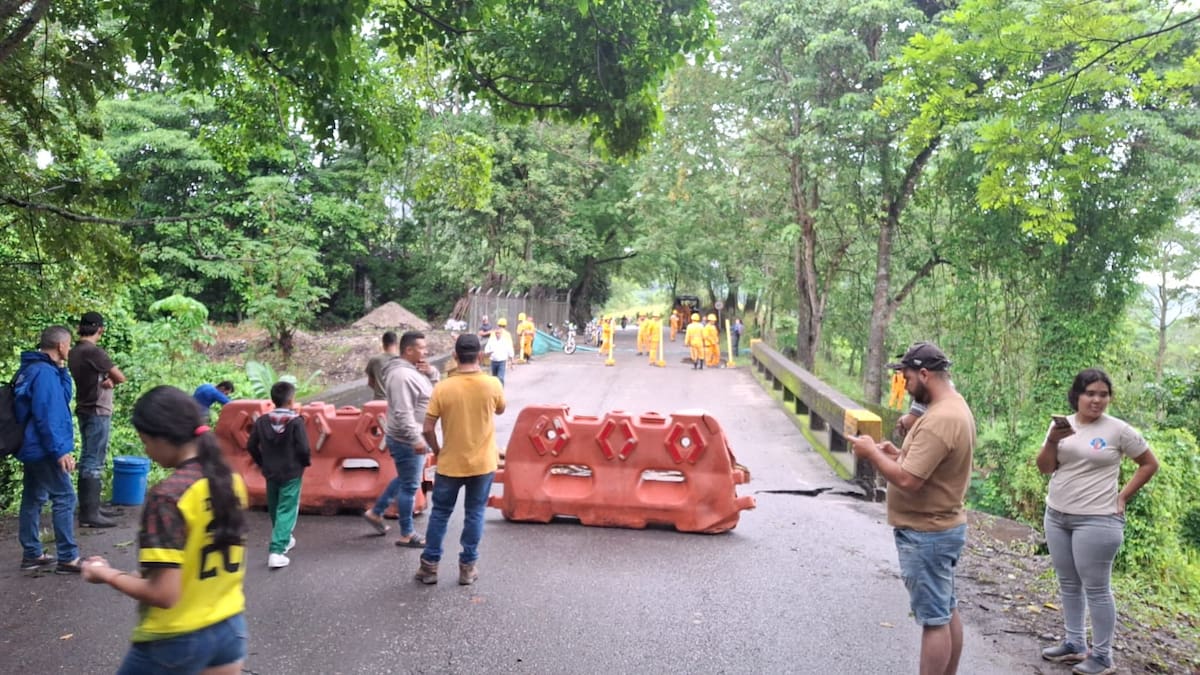 Personal técnico de INVIAS fue enviado al puente Remolina 2 para evaluar daños
