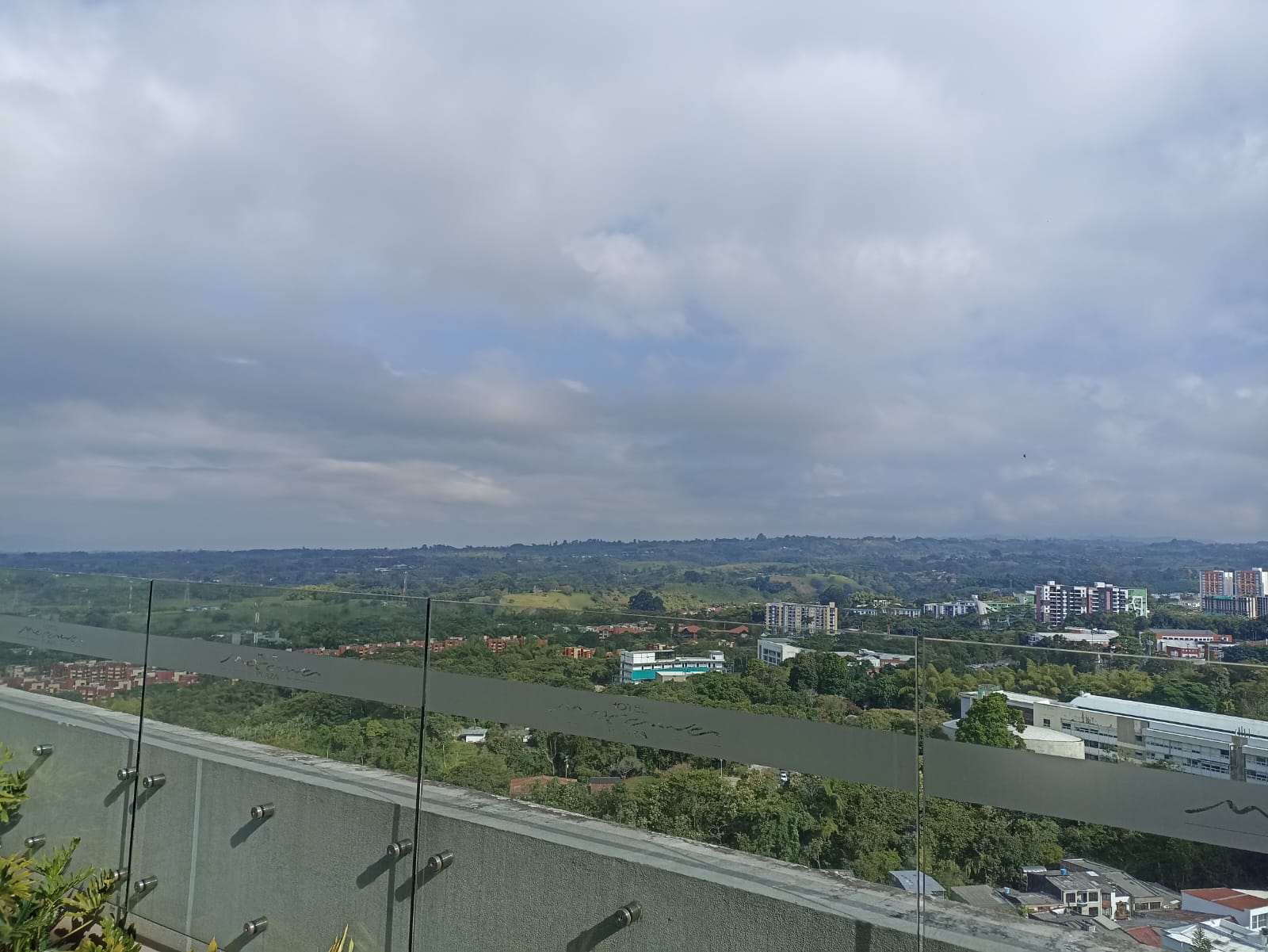 Hermosos paisajes de Armenia y el Quindío desde el hotel Mocawa