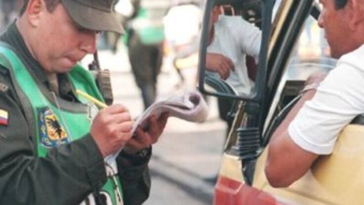 Conducir borracho o no respetar el semáforo en rojo cuesta ahora 515 mil pesos