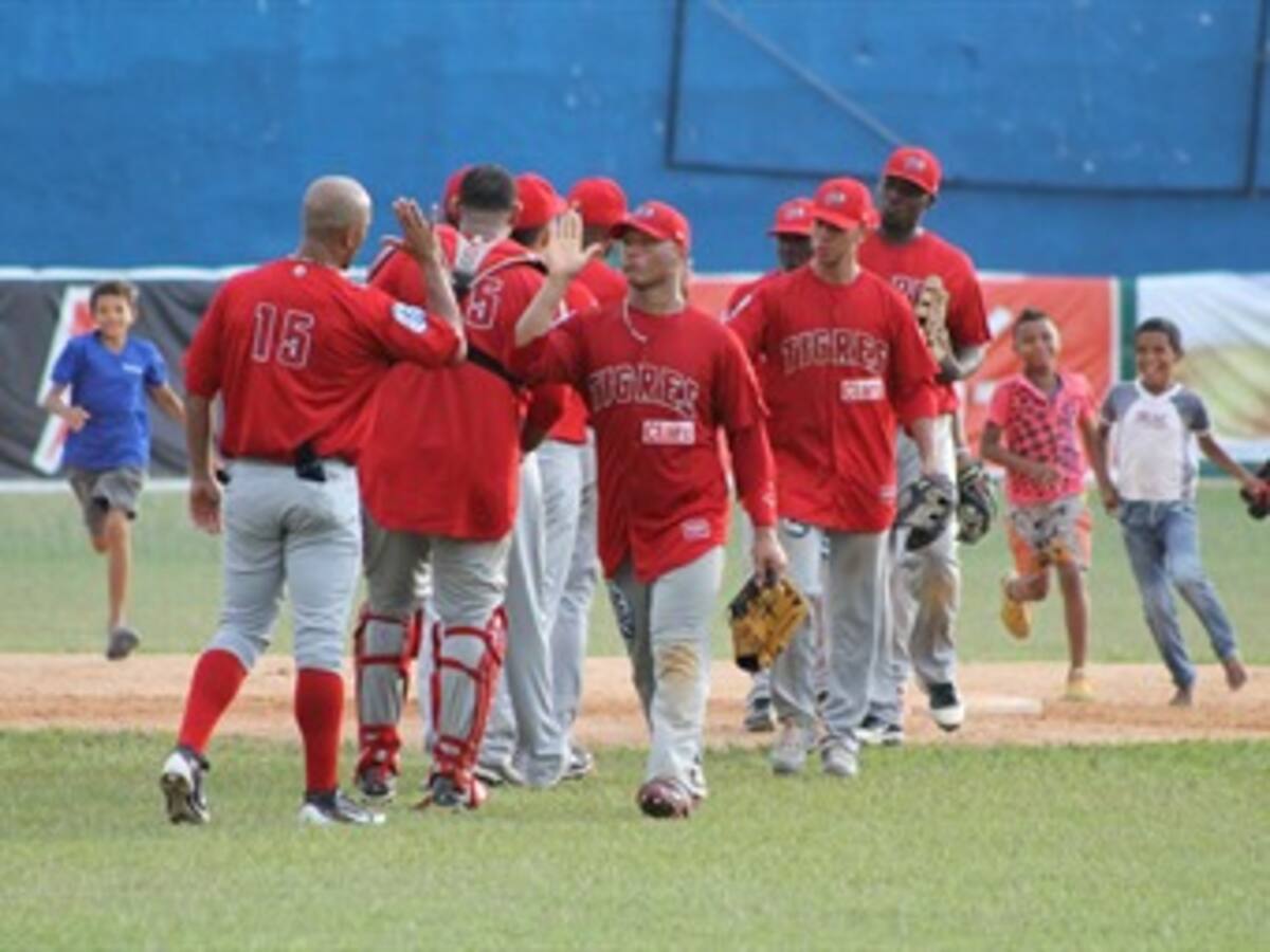 Tigres de Cartagena se mantiene líder y Caimanes sigue en el fondo
