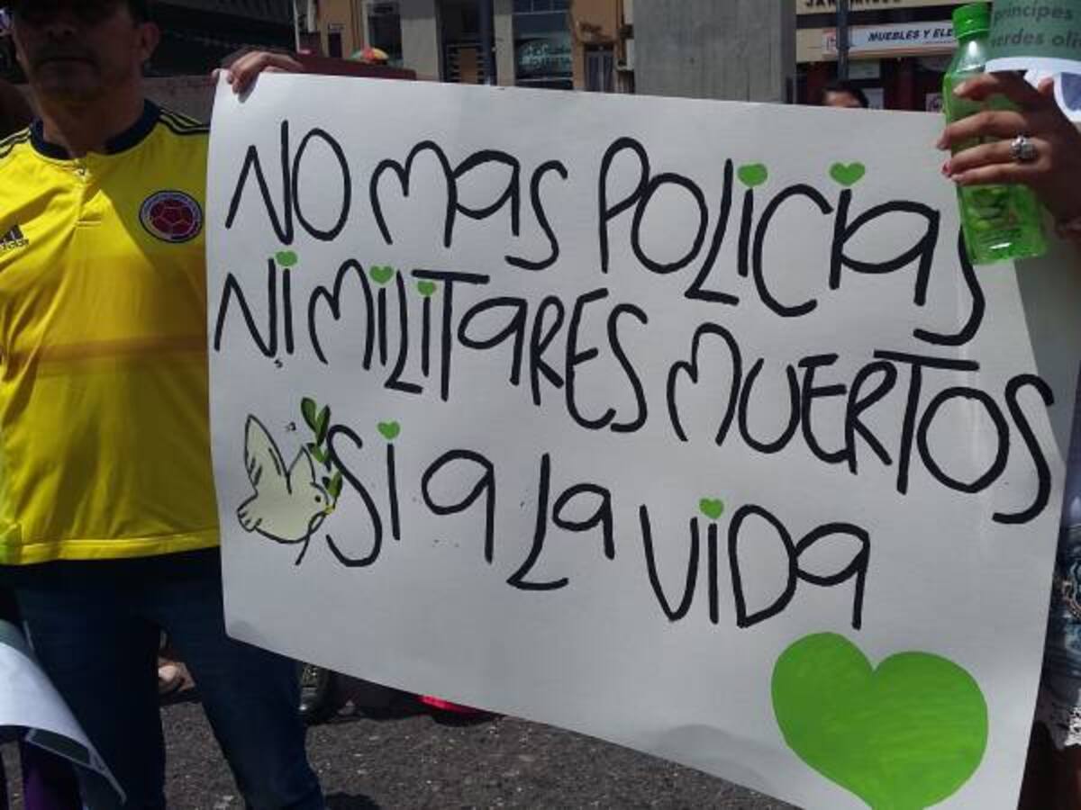 "NI UNO MÁS" clamaron los familiares de policías en Manizales