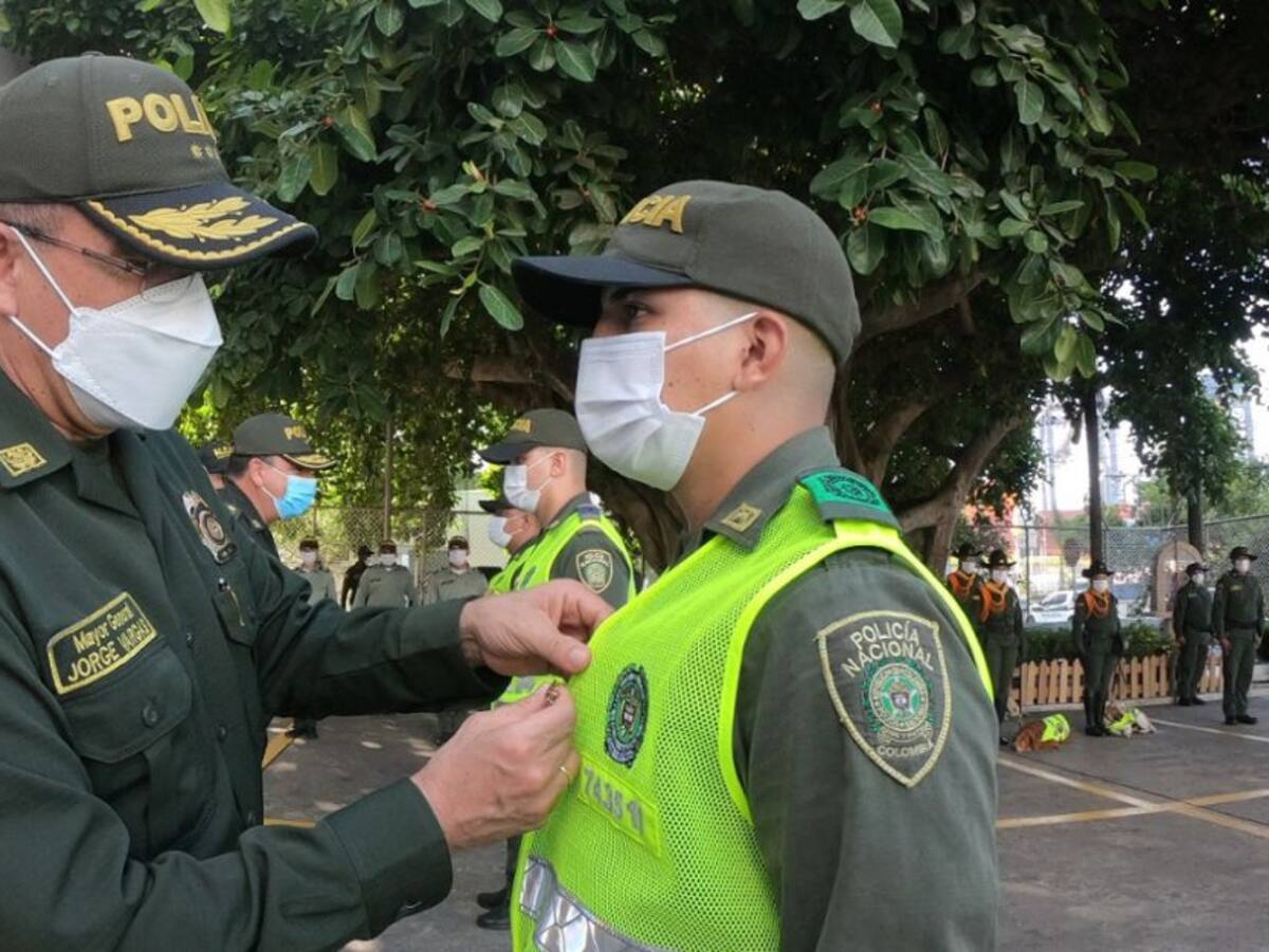 Condecoran a policías que se enfrentaron a cuatro sicarios en Cartagena
