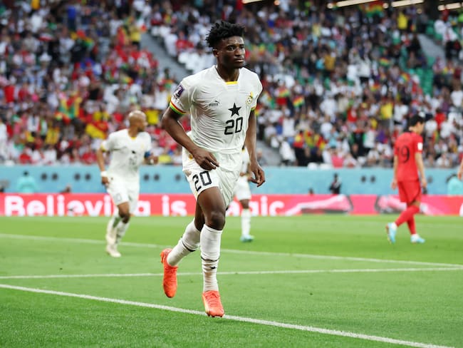 AL RAYYAN, QATAR - NOVEMBER 28: Mohammed Kudus of Ghana celebrates scoring their team&#039;s second goal during the FIFA World Cup Qatar 2022 Group H match between Korea Republic and Ghana at Education City Stadium on November 28, 2022 in Al Rayyan, Qatar. (Photo by Alex Grimm/Getty Images)