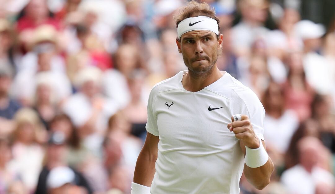 Rafael Nadal celebra su victoria ante el italiano Lorenzo Sonego.