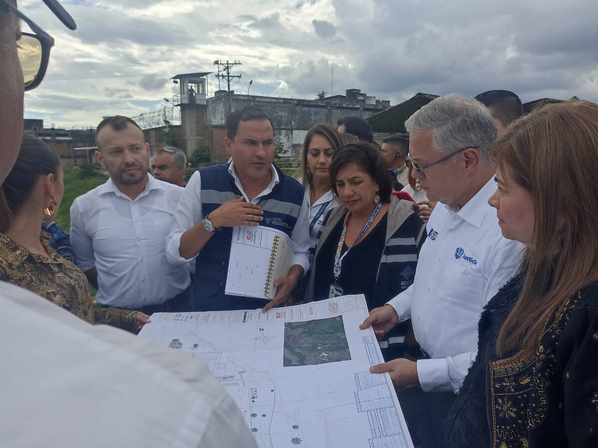 Ministro de Justicia cuestionó retrasos en construcción de pabellón en cárcel de Calarcá