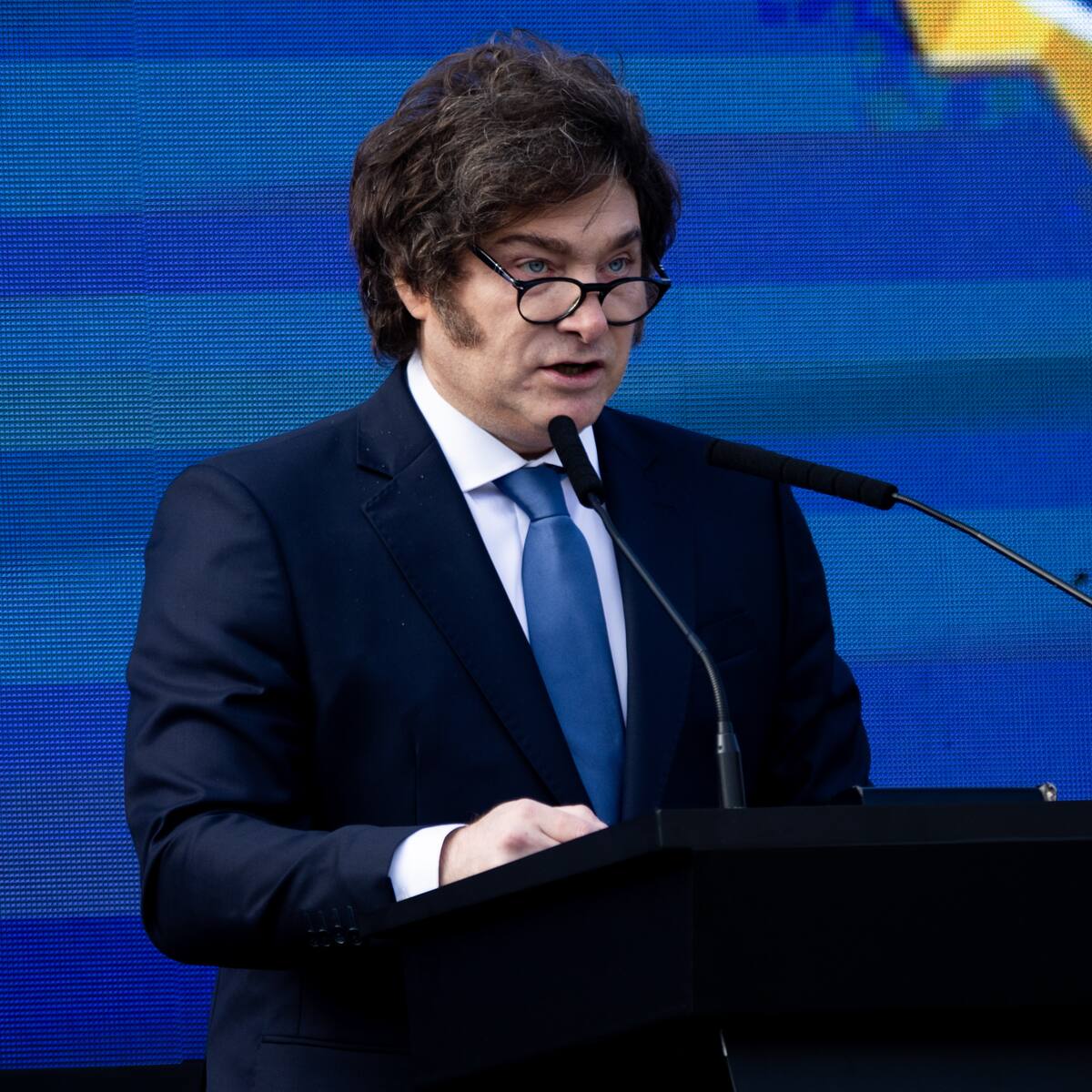 Milei promulga la reforma a la ley de glaciares para promover la minería en Argentina