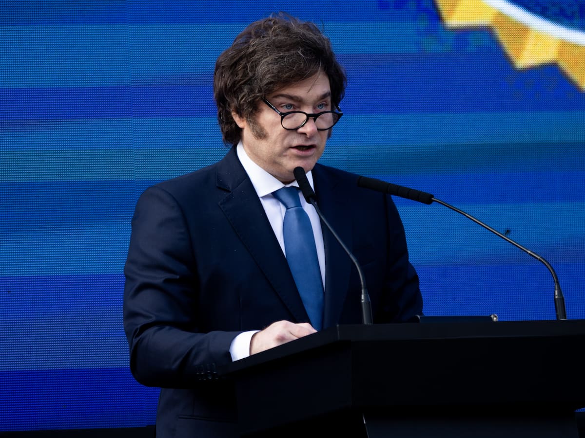 Milei promulga la reforma a la ley de glaciares para promover la minería en Argentina