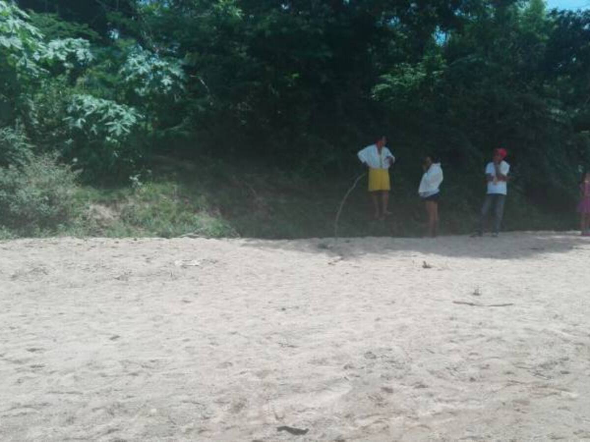 Hallan cadáver de una mujer y su bebé en playas de La Guajira