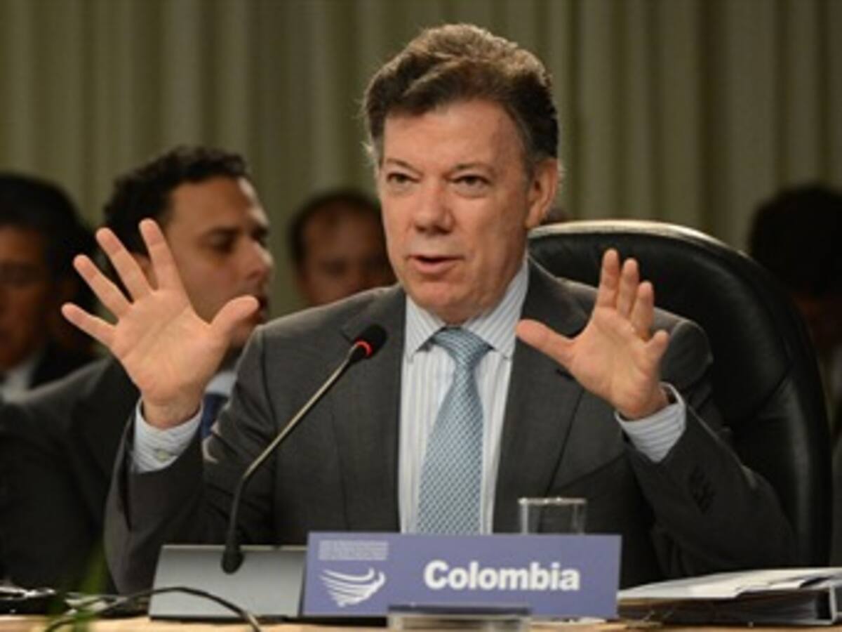 Presidente Santos regresa a su rutina tras chequeo postoperatorio