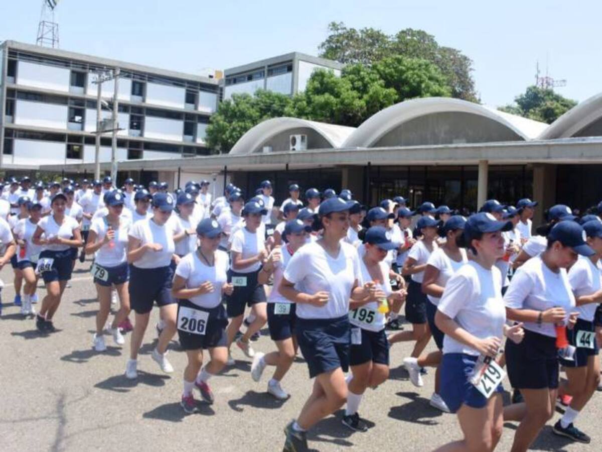 148 jóvenes vivieron la experiencia de ser cadete naval por una semana