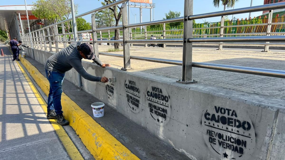 Vandalismo en estaciones de Transcaribe: campaña política habría pintado avisos