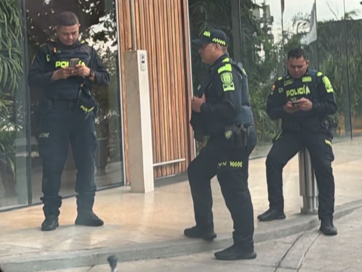 Se adelanta operativo de desalojo en el apartamento del candidato Santiago Botero: esto se sabe