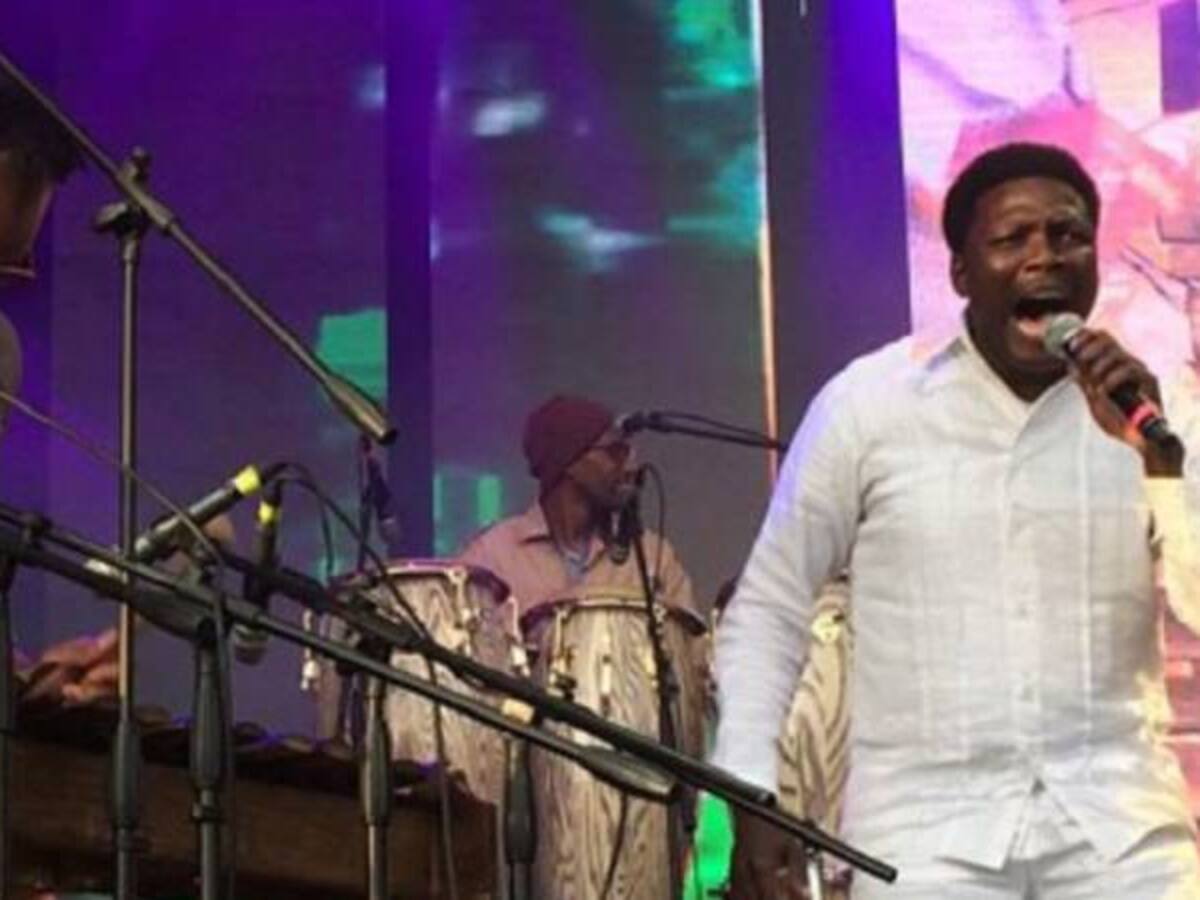 Serenata al oído con Absalon Sinisterra