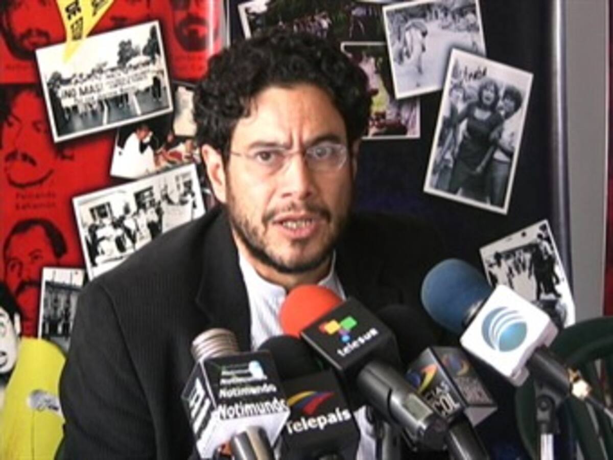 Iván Cepeda propone alianza de izquierda para elecciones de 2014