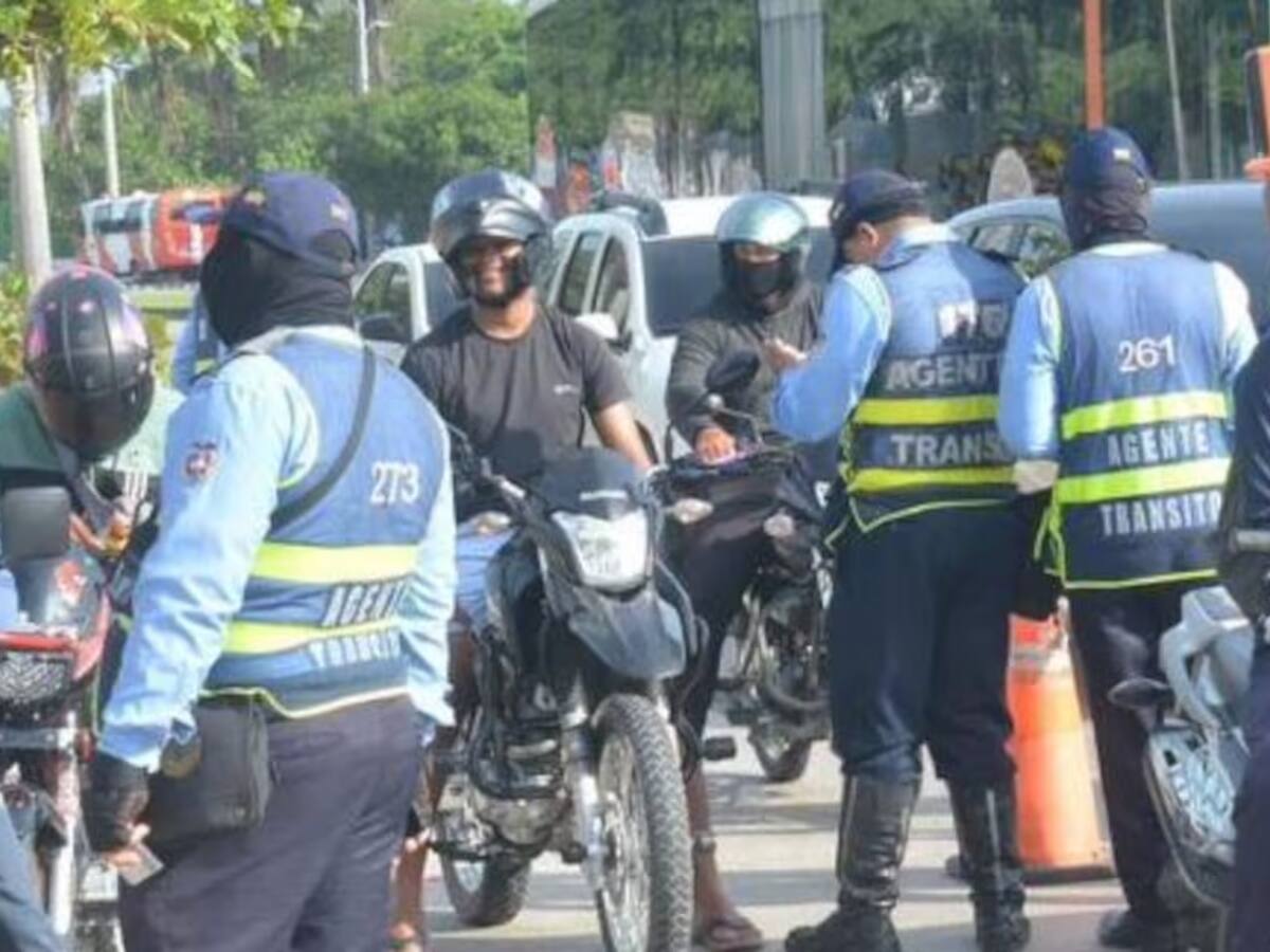 Cárcel para mujer que cogió a golpes a agente de tránsito en Cartagena: le negaron la domiciliaria