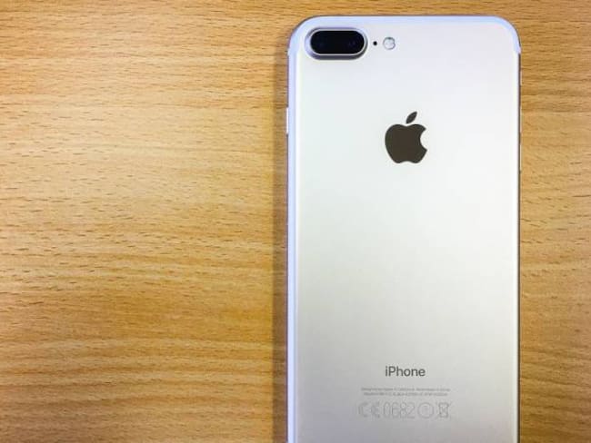 Hombre se cambia el nombre a iPhone 7 para ganar un teléfono