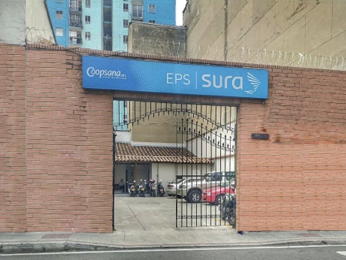 Investigan si IPS en Medellín “coló” a administrativos en la vacunación