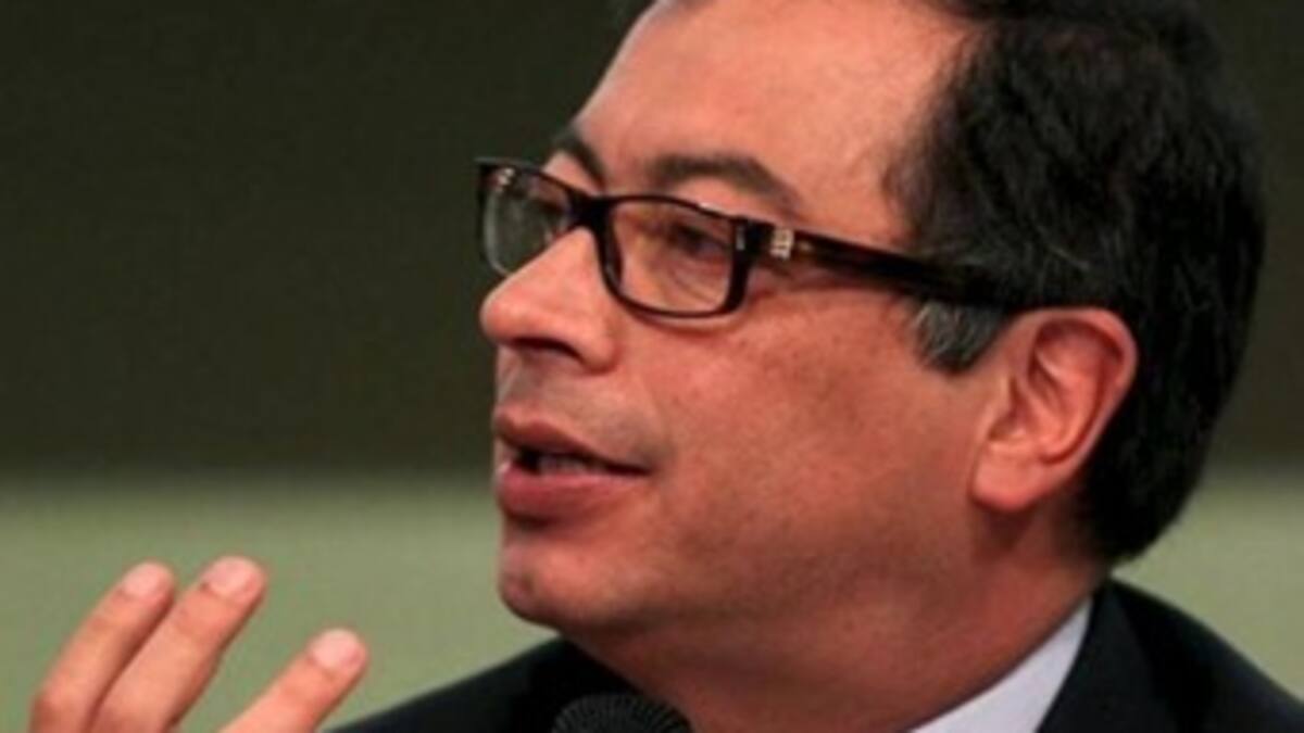 Denuncian viajes injustificados al exterior de funcionarios del Gobierno Petro