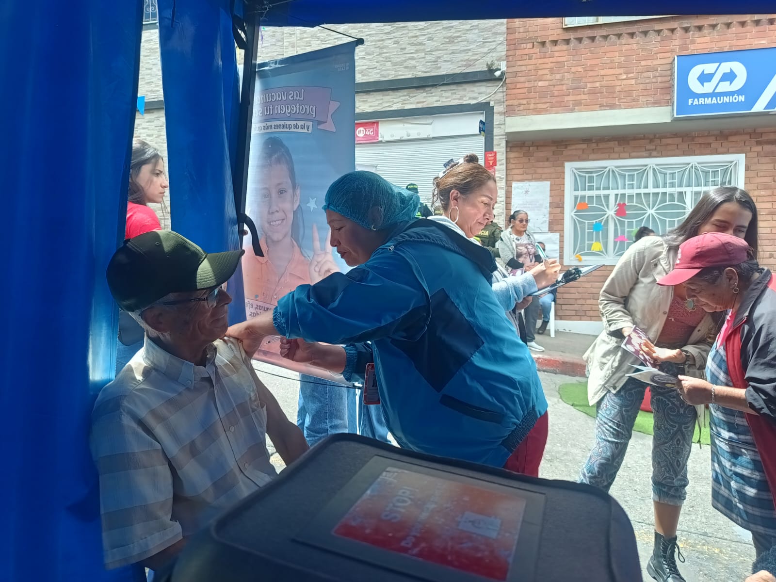 Más de 739.000 menores y de la tercera edad no se han vacunado contra la influenza en Bogotá. Foto: Secretaría de Salud de Bogotá.